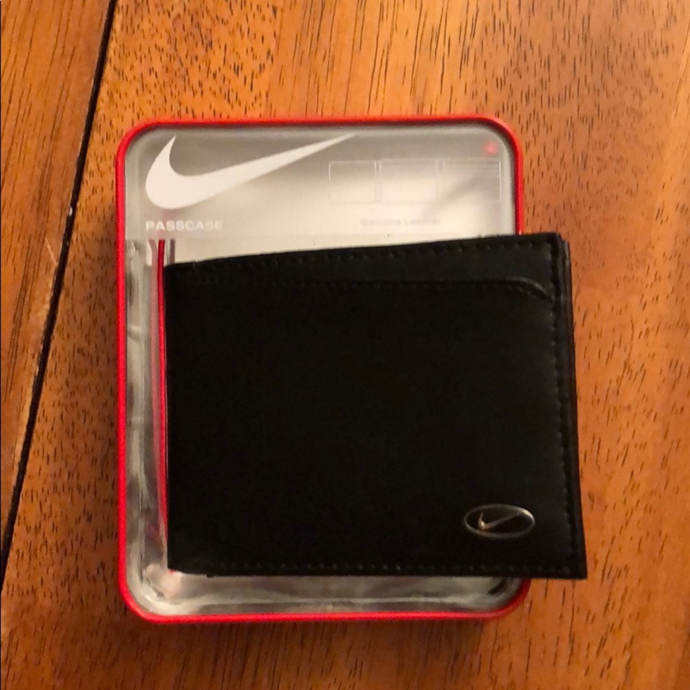 NWT Men’s Nike Golf Passcase Black wallet
